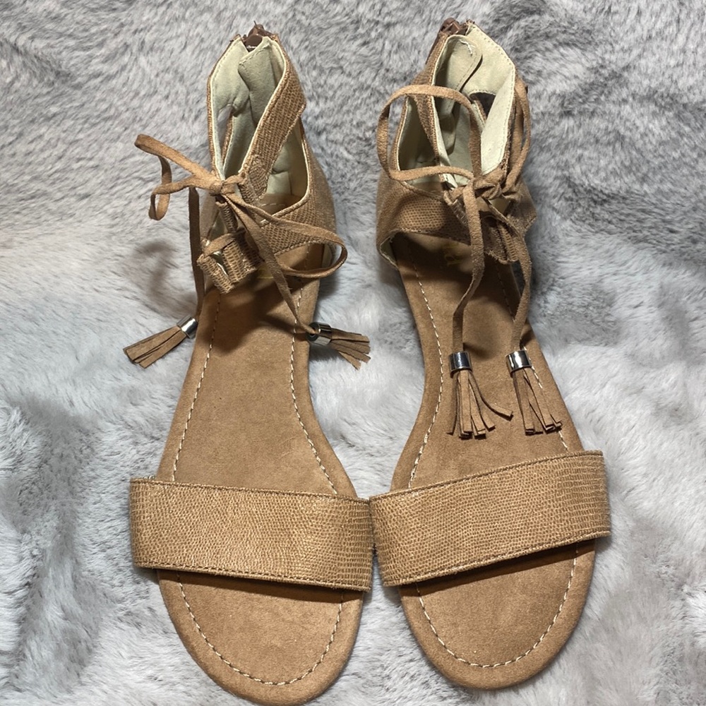 NWOT Ana sandals sz 7.5 tie up Tan